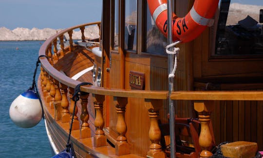 Classic Boat - Exclusive Bareboat Charter in Zadar, Croatia