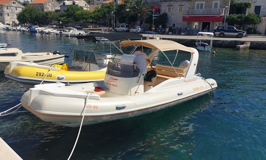 Travel in Style with Aquamax B23 Powerboat in Pučišća