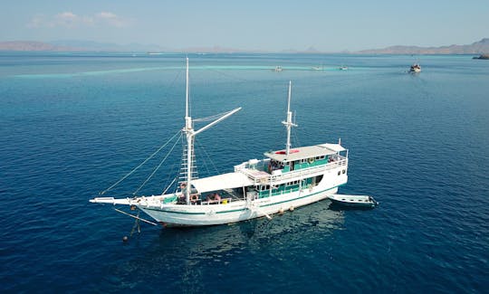 Captained Charter on a 91ft boutique Phinisi Schooner in Komodo, Indonesia