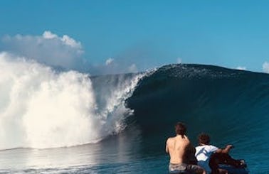 Book a Teahupoo Wave Watching with us!