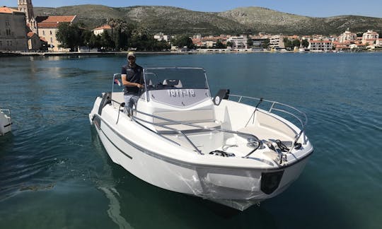 Folleto Beneteau 7.7. Space Deck Boat en alquiler en Split, Croacia