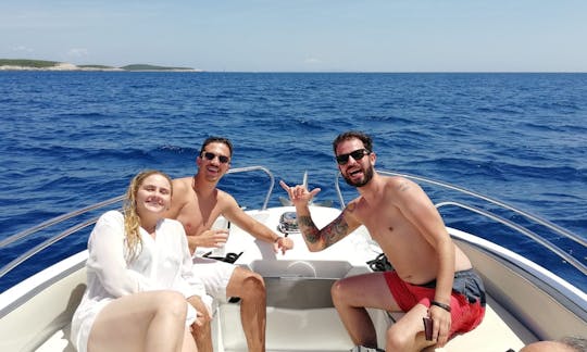 Folleto Beneteau 7.7. Space Deck Boat en alquiler en Split, Croacia