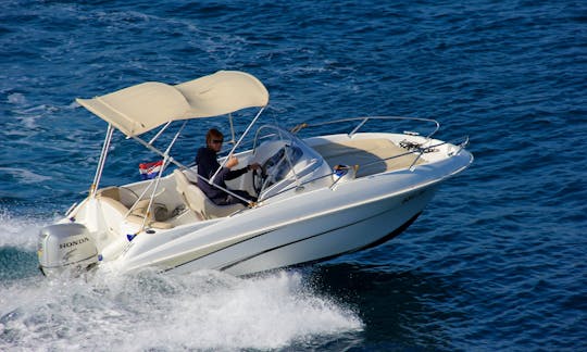 Terraza Beneteau Flyer 550 - Alquiler en Trogir, Croacia - Cuddy Cabin/Walk Around