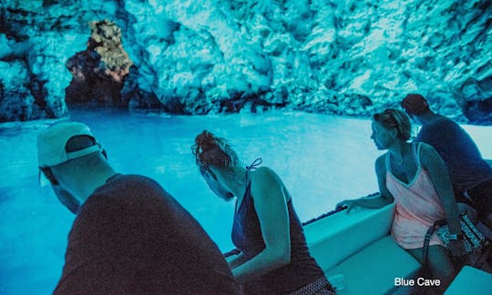 Caverna azul, Mamma Mia e Hvar, excursão de 5 ilhas saindo de Trogir, Croácia