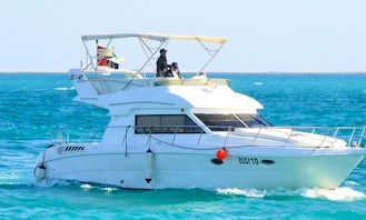 Gorgeous 45' Motor Yacht for 14 People in Dubai, United Arab Emirates