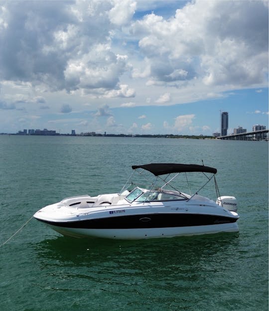 Magnifique bateau de 26 pieds avec terrasse à Miami, 100$ de rabais du lundi au jeudi 🥳🤩