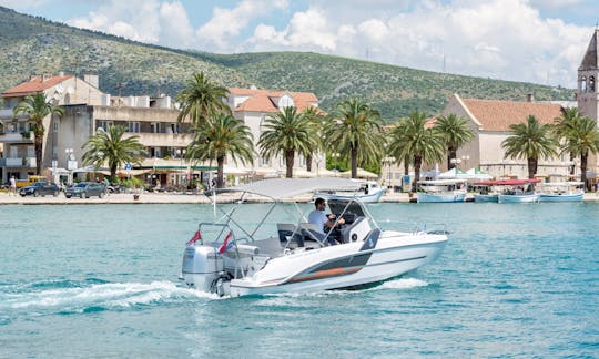 Beneteau Flyer 6.6. Spacedeck boat for rent in Split, Croatia