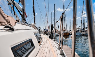 Charter 37ft- Bavaria 37 Cruiser- SMURF