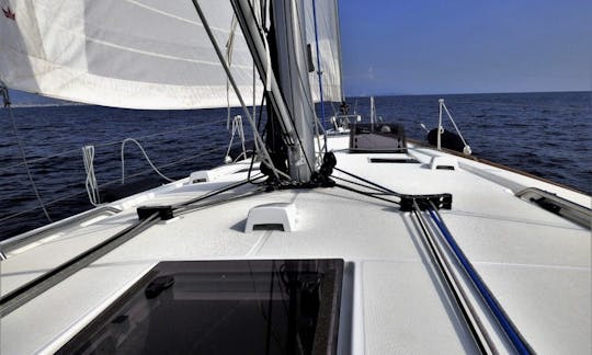 Beneteau Oceanis 45 Sailing Yacht in Cannes Port Canto, Provence-Alpes-Côte d'Azur