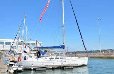 Crewed sailboat for charter in Lisbon