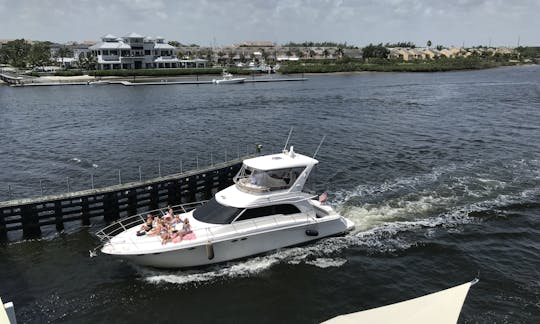 🔥15% off November 🔥 51' Sea Ray Luxury Yacht Charter in Jupiter FL