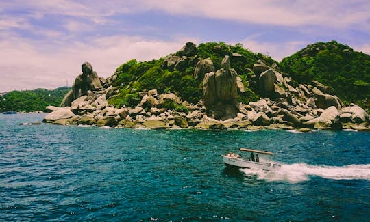 Boat Trips with VIP Service and Crew on our Luxury Catamaran at Koh Tao, Thailand
