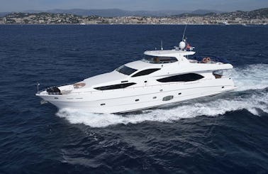 Gorgeous Majesty 101 - Private Luxury Yacht in Dubai