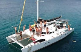Book a Party-Boat Between Panama and Colombia