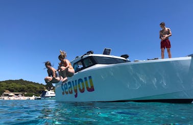 Book the Comfortable Speedboat for 12 person in Milna, Croatia