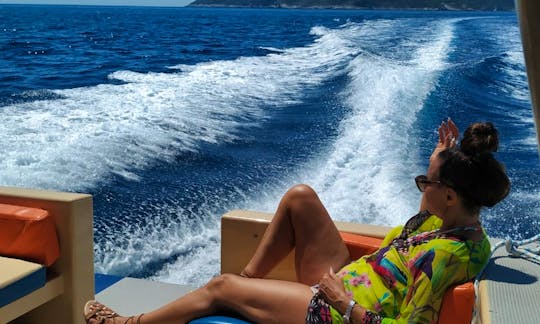 Book the Hvar Private Water Taxi for 12 person!