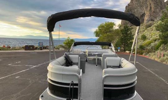 2019 23' 150 HP Tritoon Boat For Rent  /  Lake Tahoe