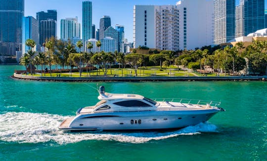 lets cruise Miami in style in Italian Yacht 70’ For 13 Special People!