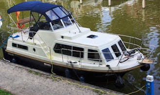 Enjoy Boating with Holiday 1000 NEU 2019 Motor Yacht from Flevostrand