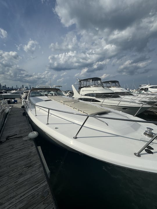 Yate Sea Ray Sundancer de 50 pies para 13 huéspedes en Chicago, IL: ¡precio reducido! (MPY #1)