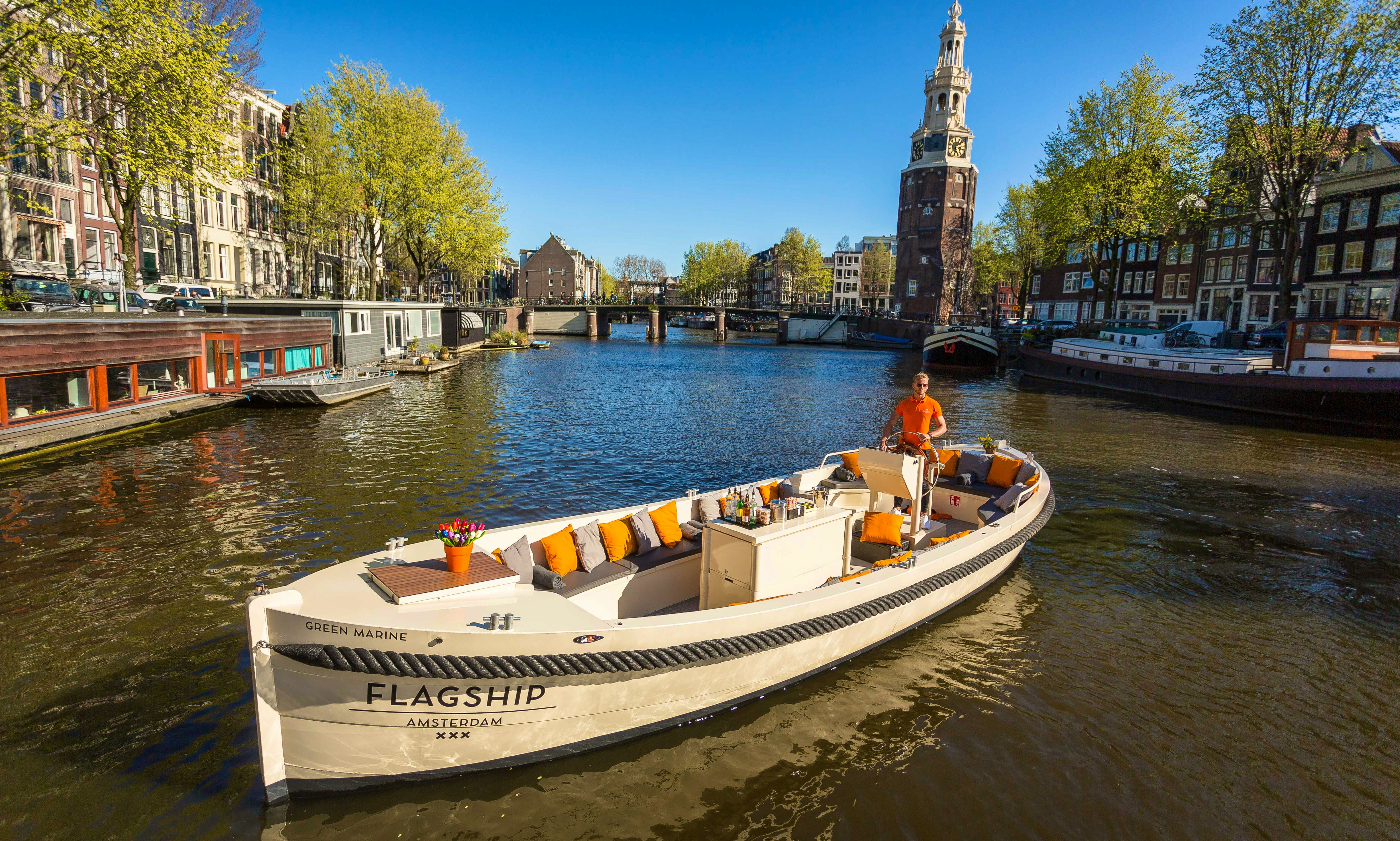 private boat tour in amsterdam