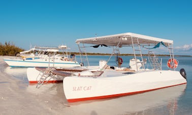 Explore os tesouros de Turks e Caicos com um catamarã de 30 pés