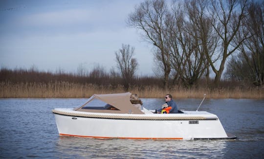 Bateau parfait pour une journée sur l'eau en famille ou entre amis à Kortgene, en Zélande