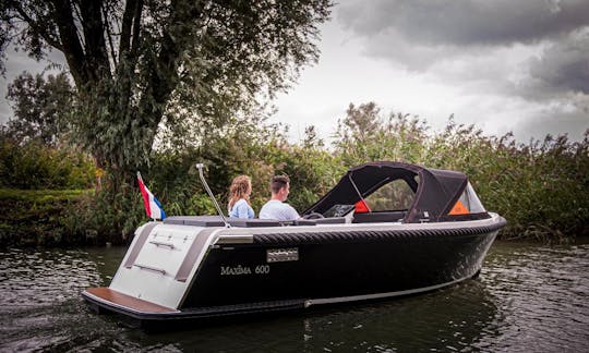 Bateau parfait pour une journée sur l'eau en famille ou entre amis à Kortgene, en Zélande