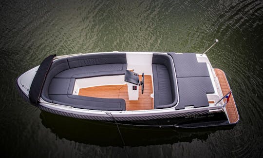 Bateau parfait pour une journée sur l'eau en famille ou entre amis à Kortgene, en Zélande