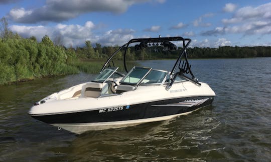 Rinker Captiva 192 Bowrider for 8 People in Hamilton, Michigan