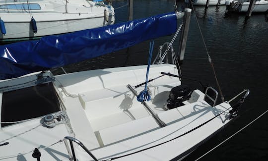 Discover Zeeland with this Fox 22 Sailboat!