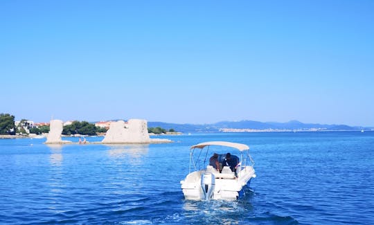 Motorboat HM22 for 8 People in Sukošan, Zadar