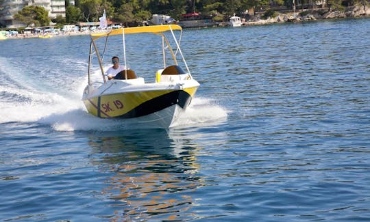 Rent Speedboat Sky 19 for 6 People in Dubrovnik, Croatia