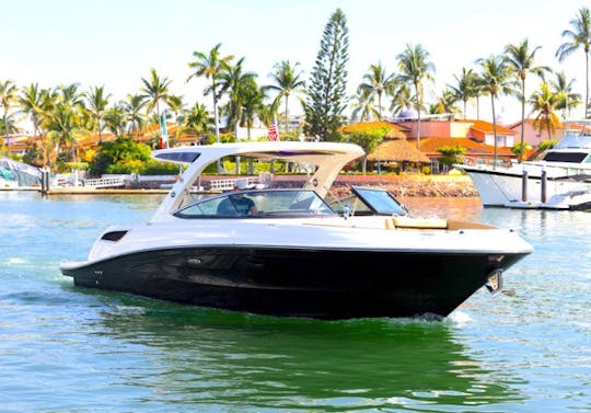 Sea Ray SLX 350 Great Space & Fun on board in Puerto Vallarta, Jalisco