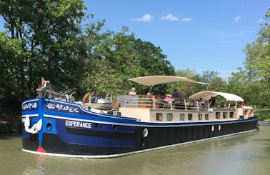 Luxury Canal Barge for 6 People in France