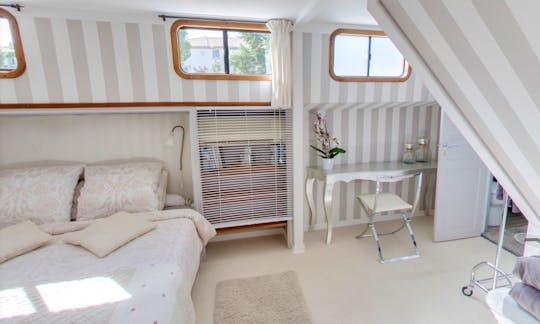 Luxury Canal Barge for 6 People in Occitanie, France