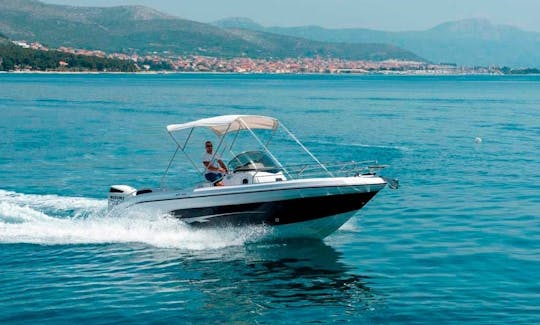 Ranieri Voyager 23S Center Console Rental in Trogir, Split-Dalmatia County