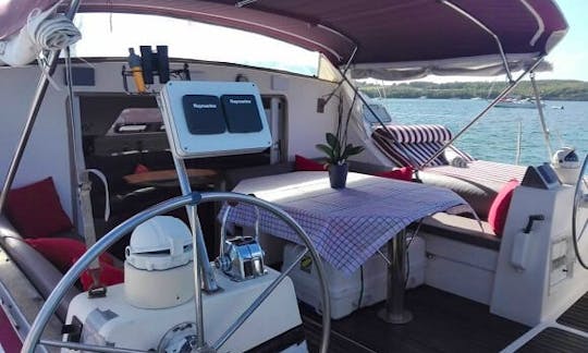 Private Charter on Lagoon 47 Sailing Catamaran in Panamá with Captain Frank and Joselia