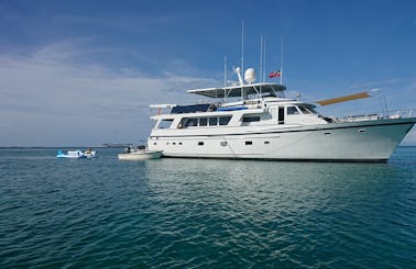 All inclusive 80' Motoryacht, Staniel Cay, Exumas