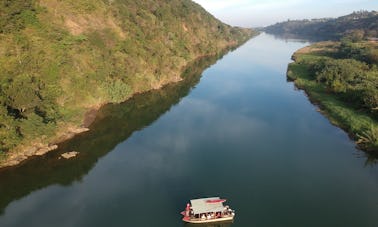 Pesca no estuário PowerCat em Port Shepstone, KwaZulu-Natal