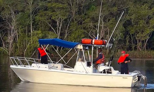 26' Center Console Fishing Charter for 2-3 anglers in Pedregal, Panama