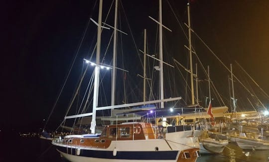 Goélette à voile BA pour 6 personnes à Muğla