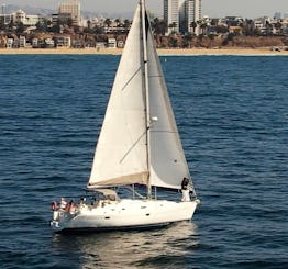 Beneteau 40 de crucero en monocasco en Marina del Rey con el Capitán Mark