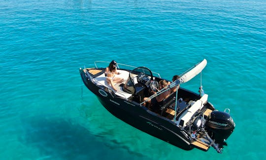 Rent the Nireus 53 Black Edition Center Console for up to 7 people in Paros