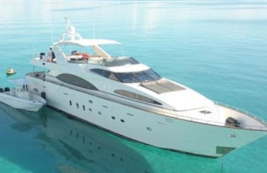 100' Azimut Power Mega Yacht in Miami