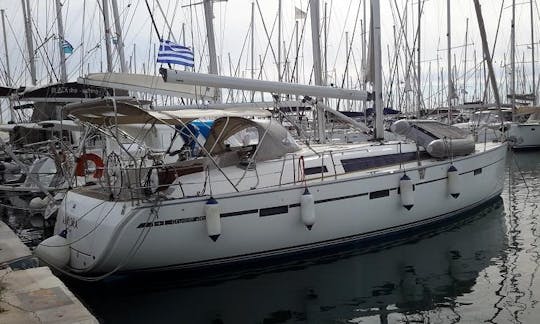 Alugue um veleiro “Aurora” Bavaria Cruiser 46 para 9 pessoas em Alimos, Atenas