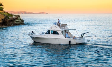 Carta de pesca em Bertram, iate esportivo de pescadores de 35 pés em Creta, Grécia