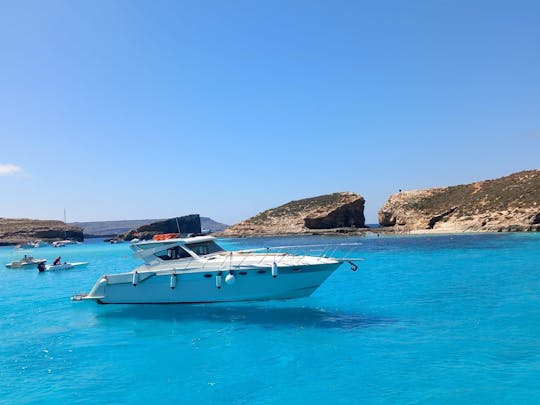 Private Yacht Charter with Wellcraft Portofino 44 in Ghajnsielem, Malta