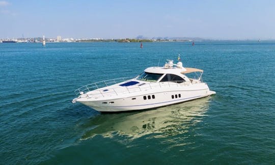 Deal of the Week! Sea Ray Sundancer 62 Ft Yacht for Rent in Cartagena, Colombia.