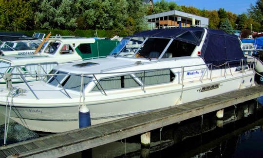 Nidelv 28 Motor Yacht Rental in Leidschendam